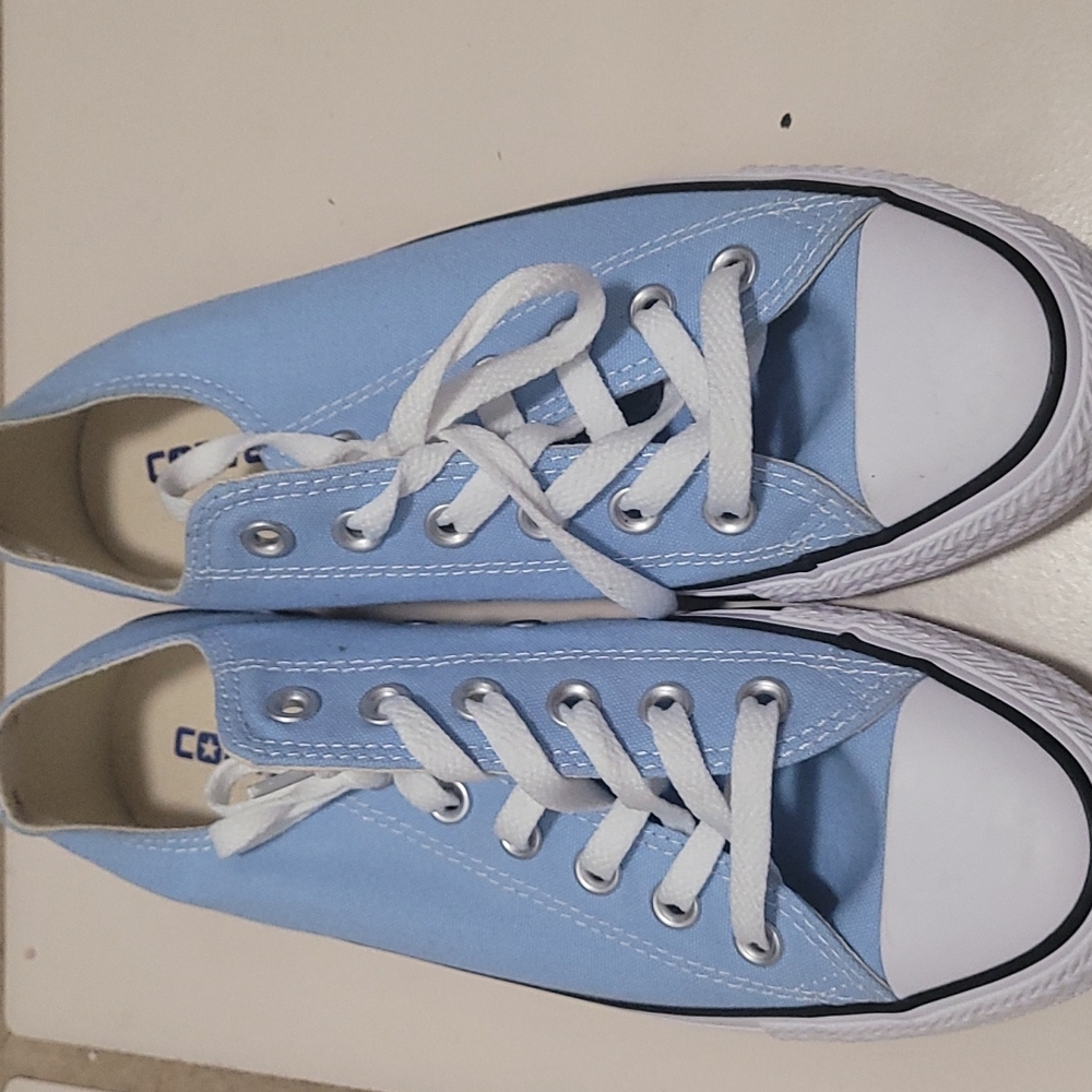 Baby Blue Chucks  Converse low tops